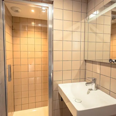 Auberge de jeunesse Jost Centre Gare *